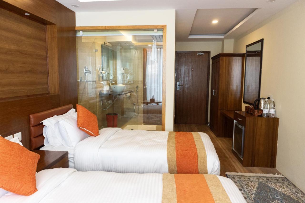 Hotel Yakroo Manang Katmandu Zewnętrze zdjęcie