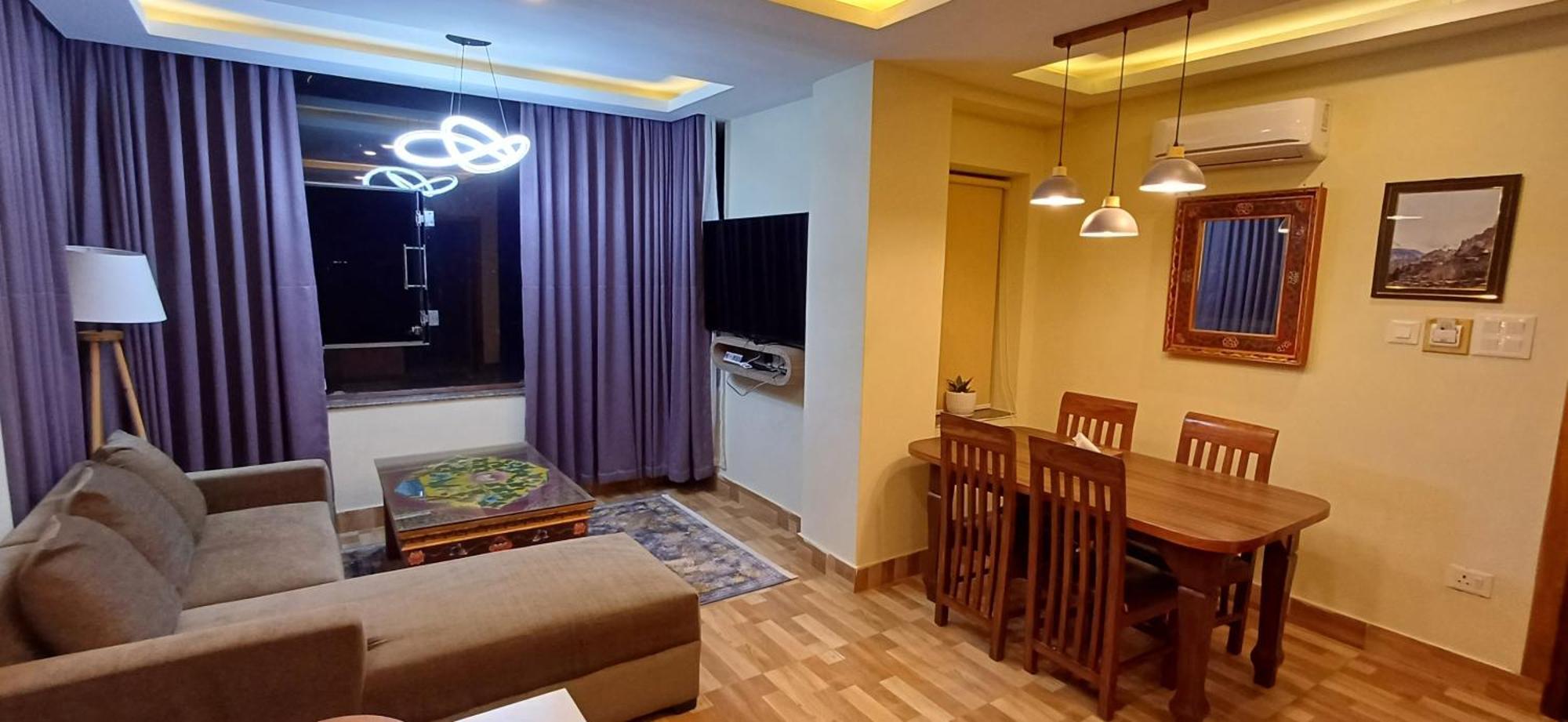 Hotel Yakroo Manang Katmandu Zewnętrze zdjęcie