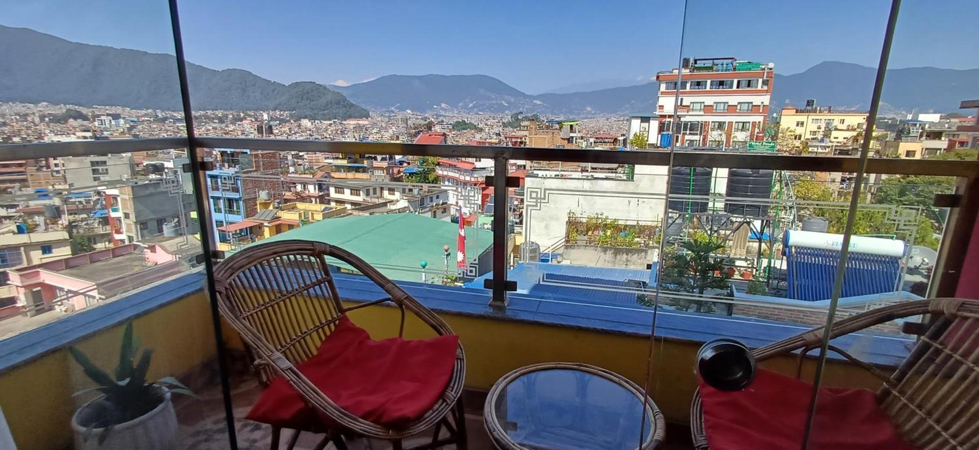 Hotel Yakroo Manang Katmandu Zewnętrze zdjęcie