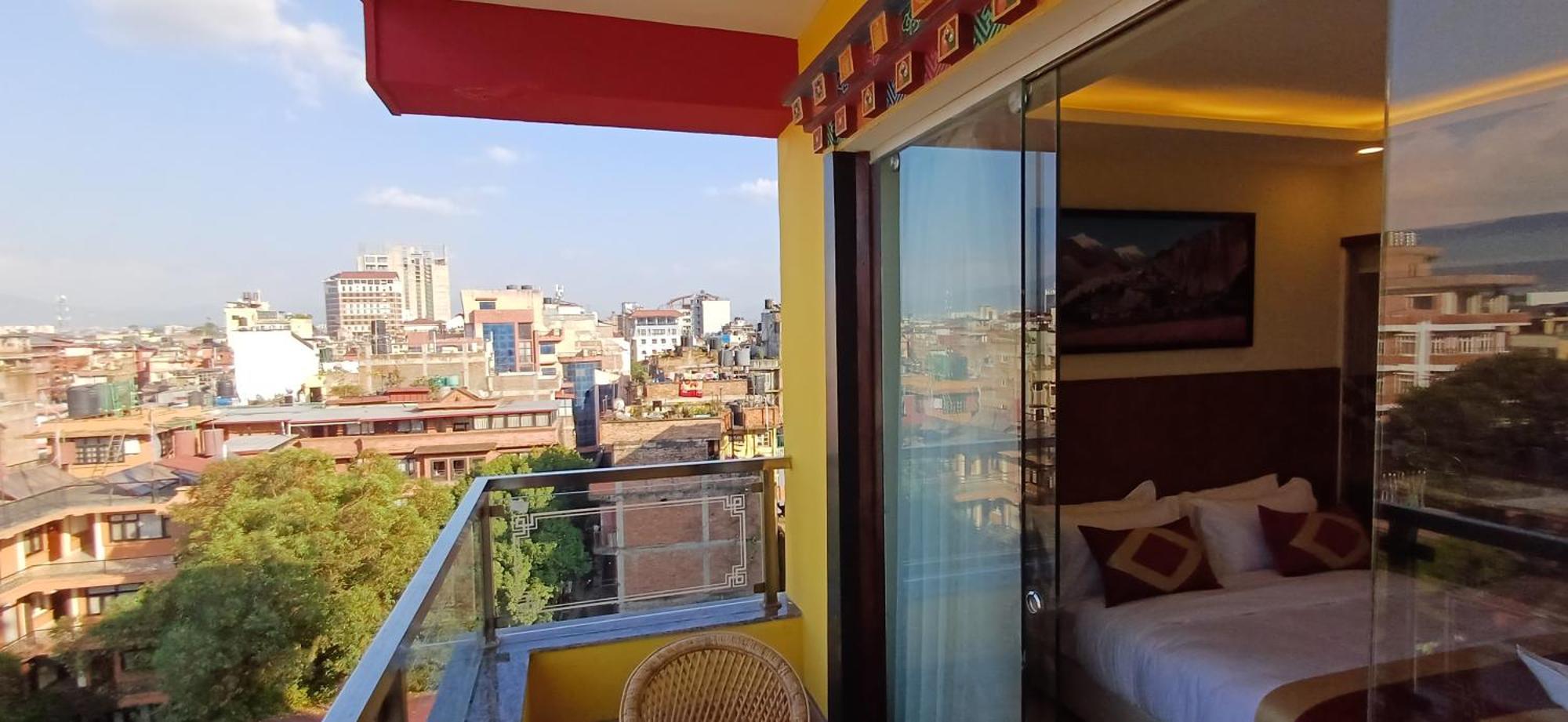 Hotel Yakroo Manang Katmandu Zewnętrze zdjęcie