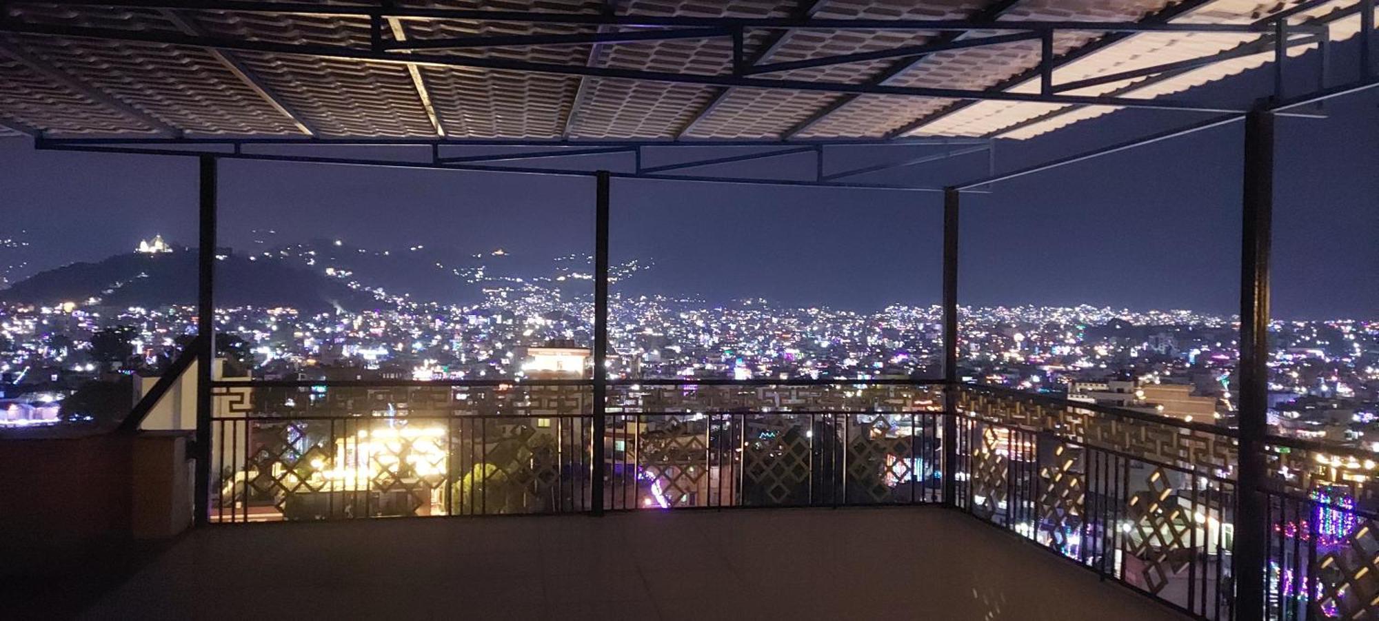 Hotel Yakroo Manang Katmandu Zewnętrze zdjęcie