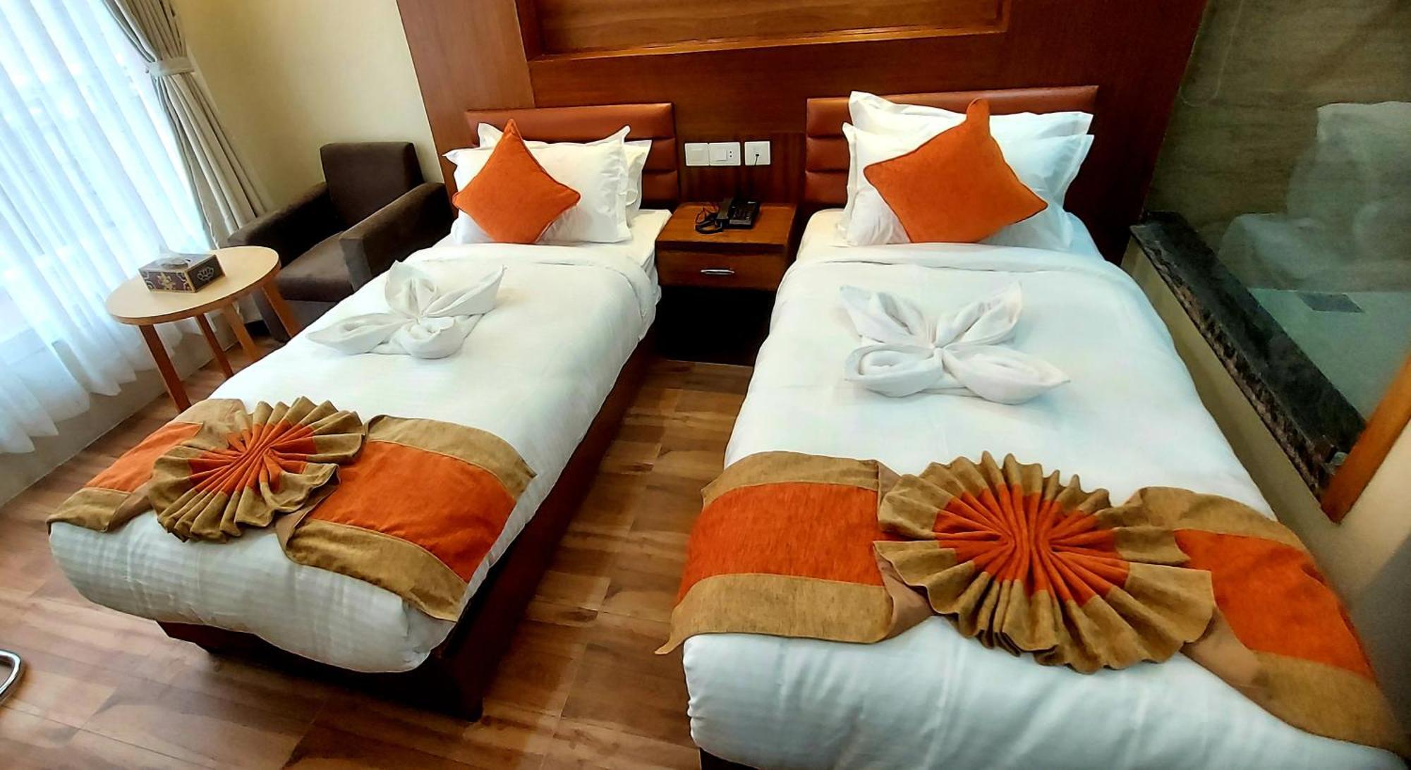 Hotel Yakroo Manang Katmandu Zewnętrze zdjęcie