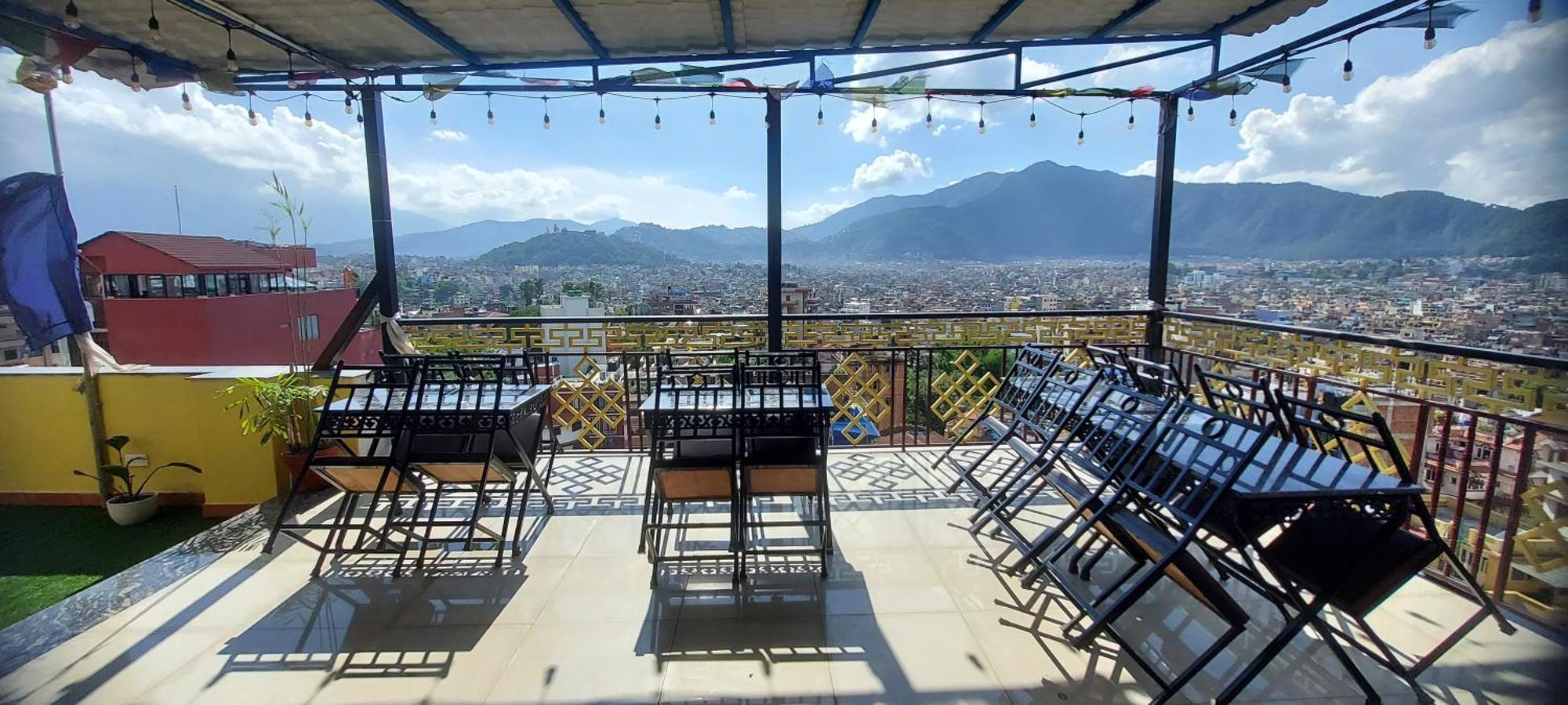 Hotel Yakroo Manang Katmandu Zewnętrze zdjęcie