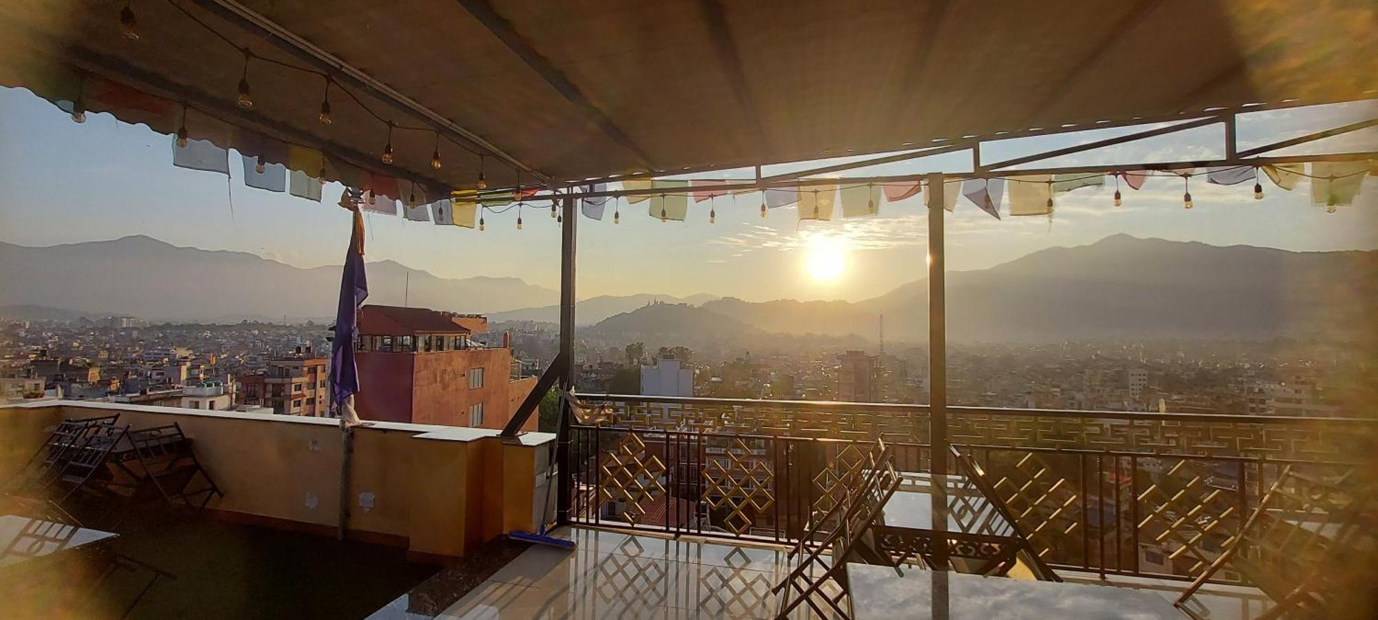 Hotel Yakroo Manang Katmandu Zewnętrze zdjęcie