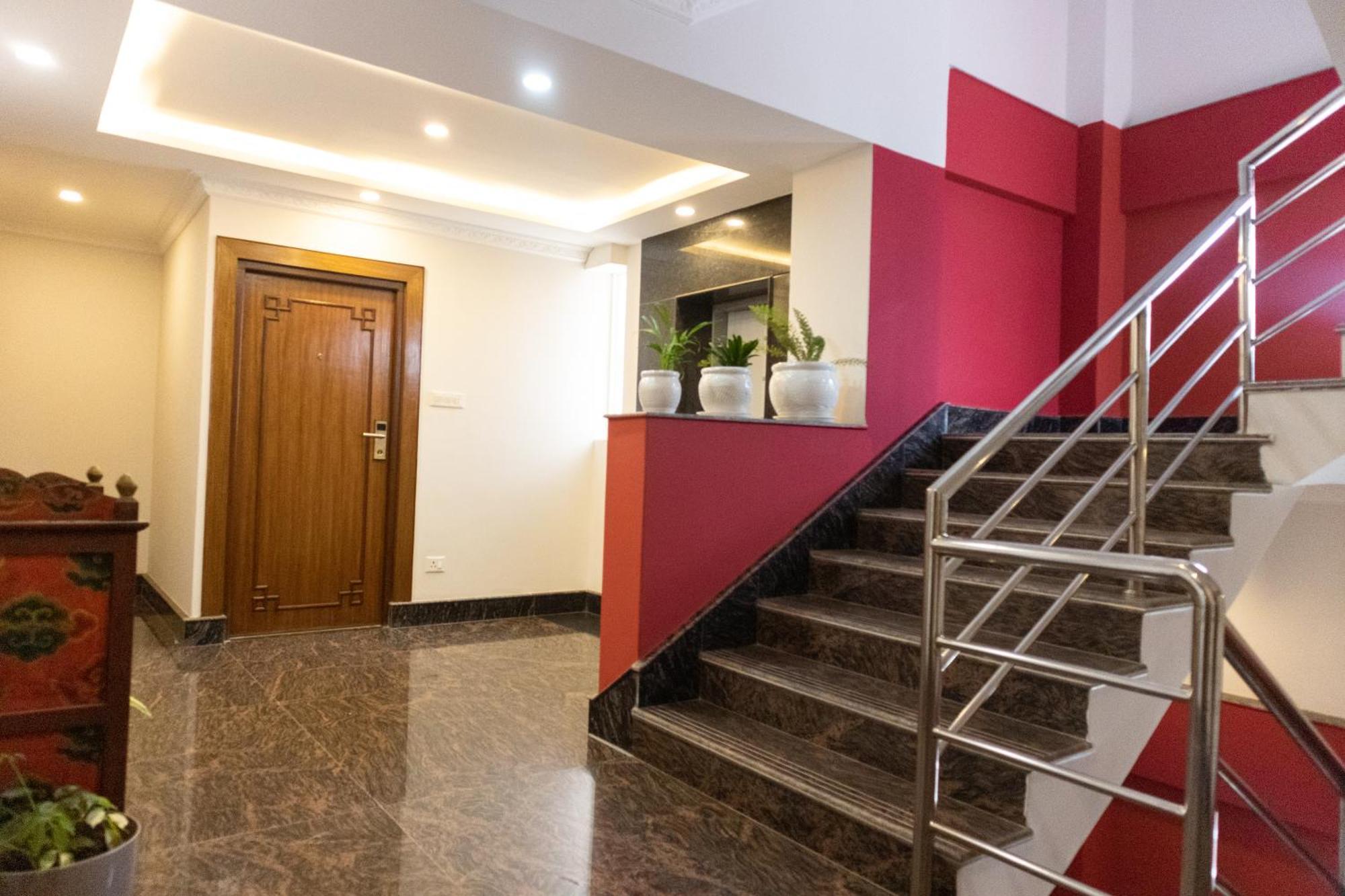 Hotel Yakroo Manang Katmandu Zewnętrze zdjęcie