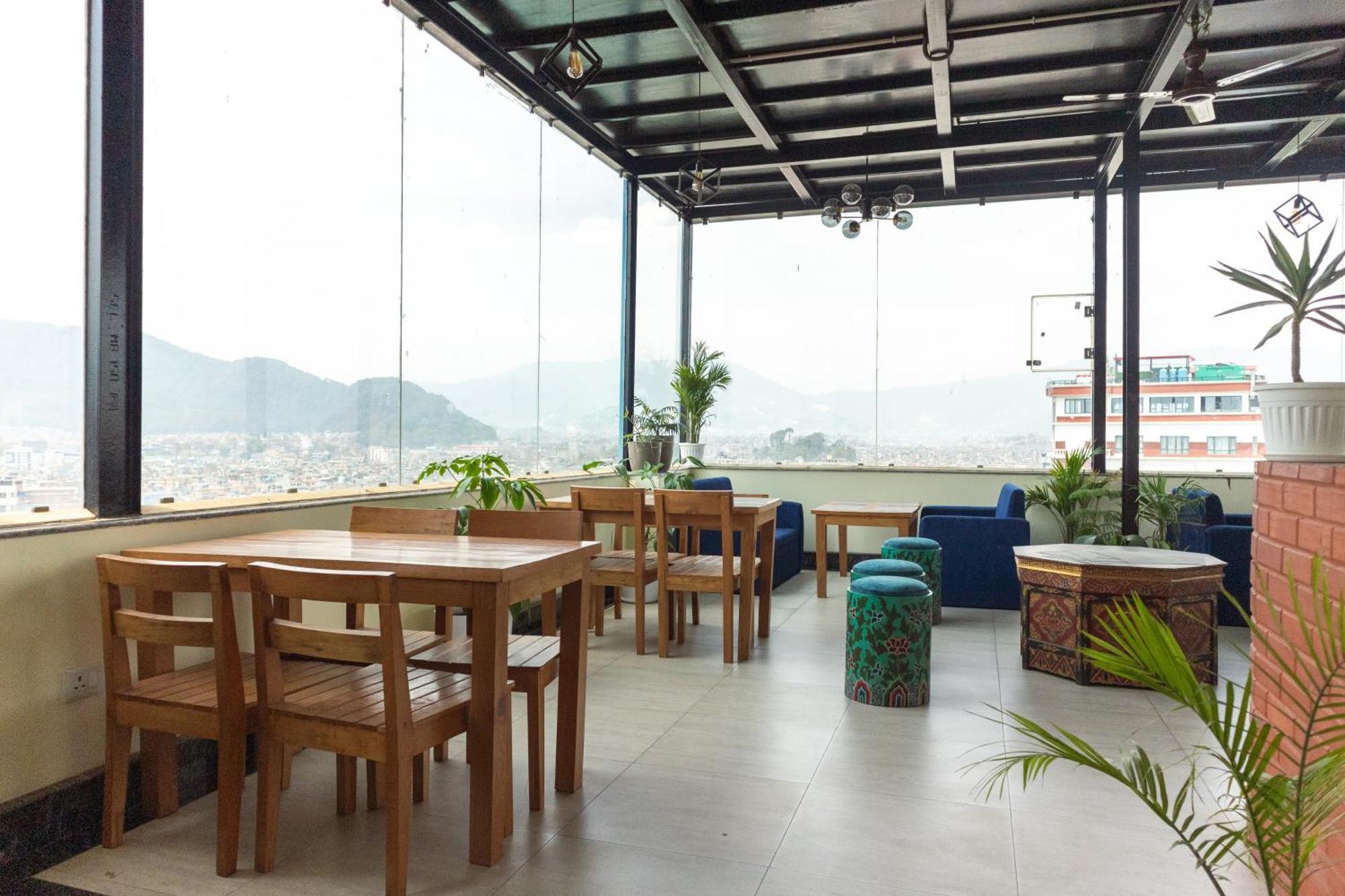 Hotel Yakroo Manang Katmandu Zewnętrze zdjęcie