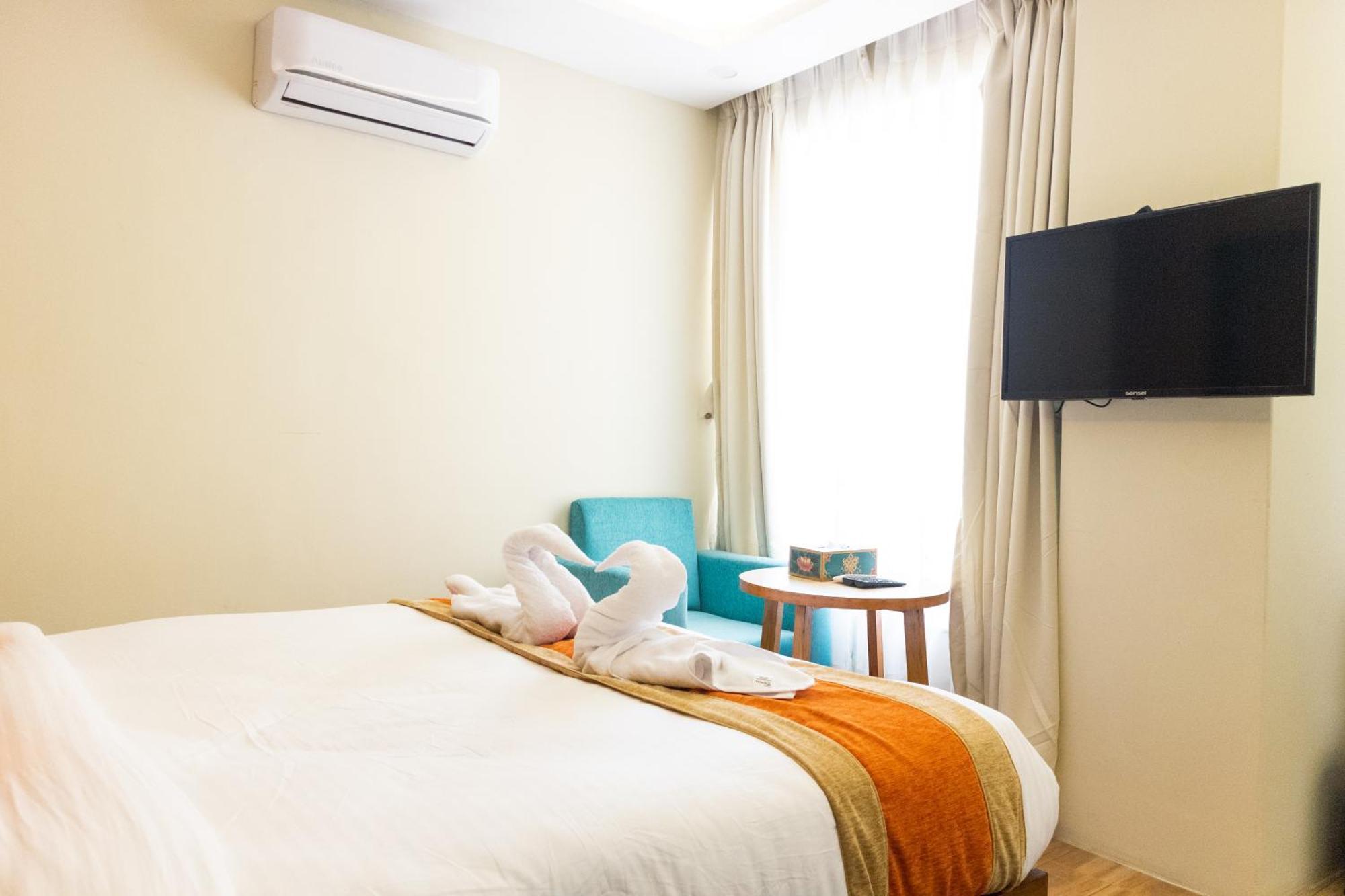 Hotel Yakroo Manang Katmandu Zewnętrze zdjęcie