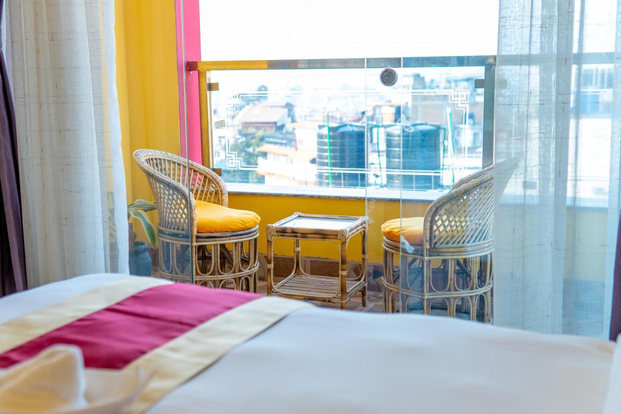 Hotel Yakroo Manang Katmandu Zewnętrze zdjęcie