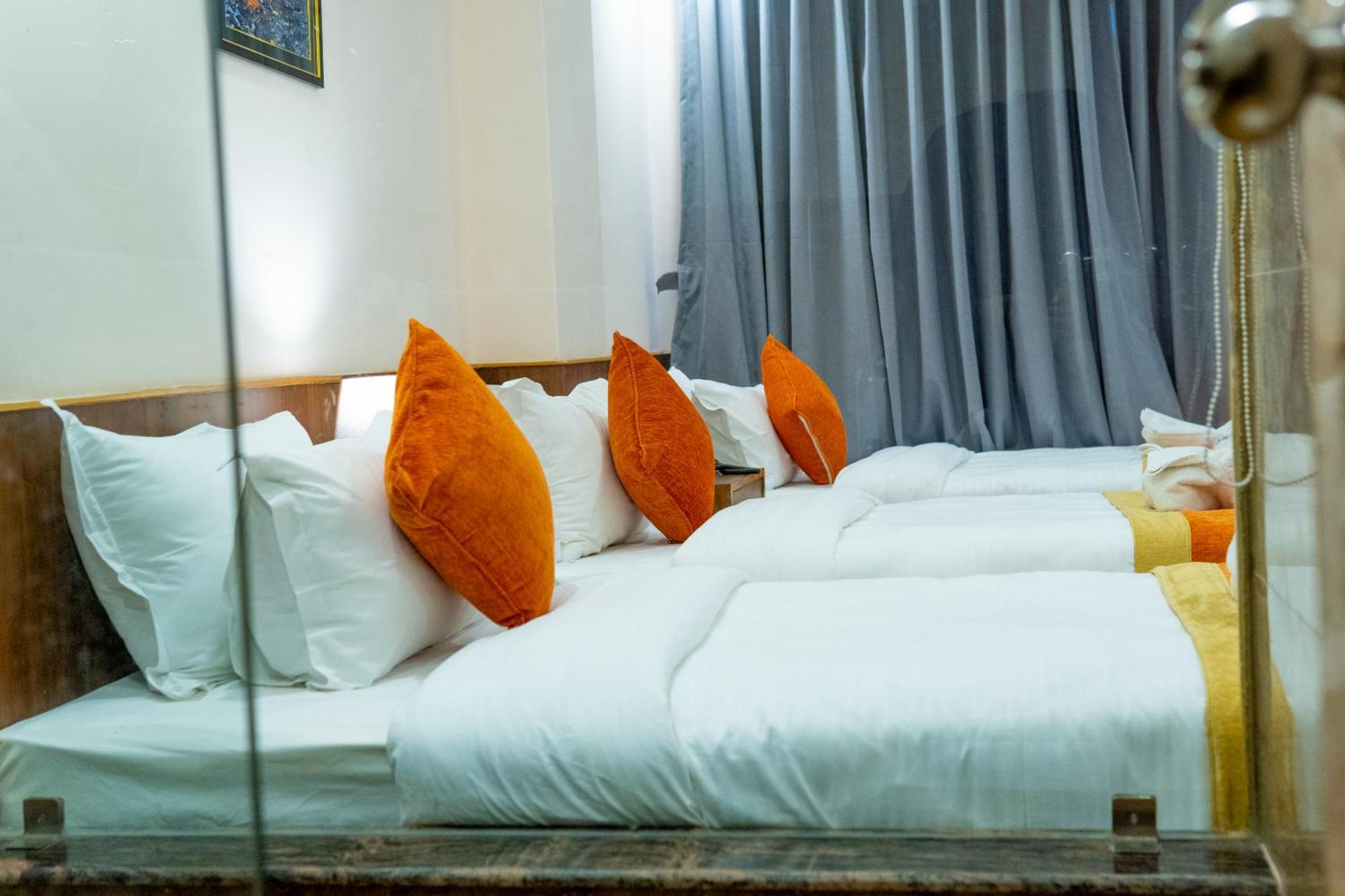 Hotel Yakroo Manang Katmandu Zewnętrze zdjęcie